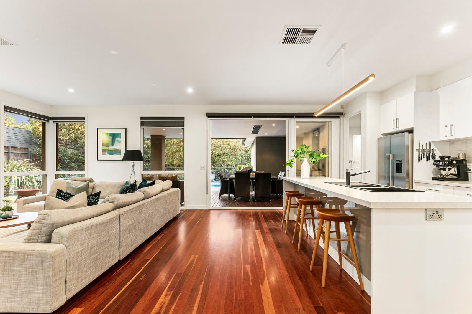 1 Wisteria Way, Warranwood - Thumbnail 6