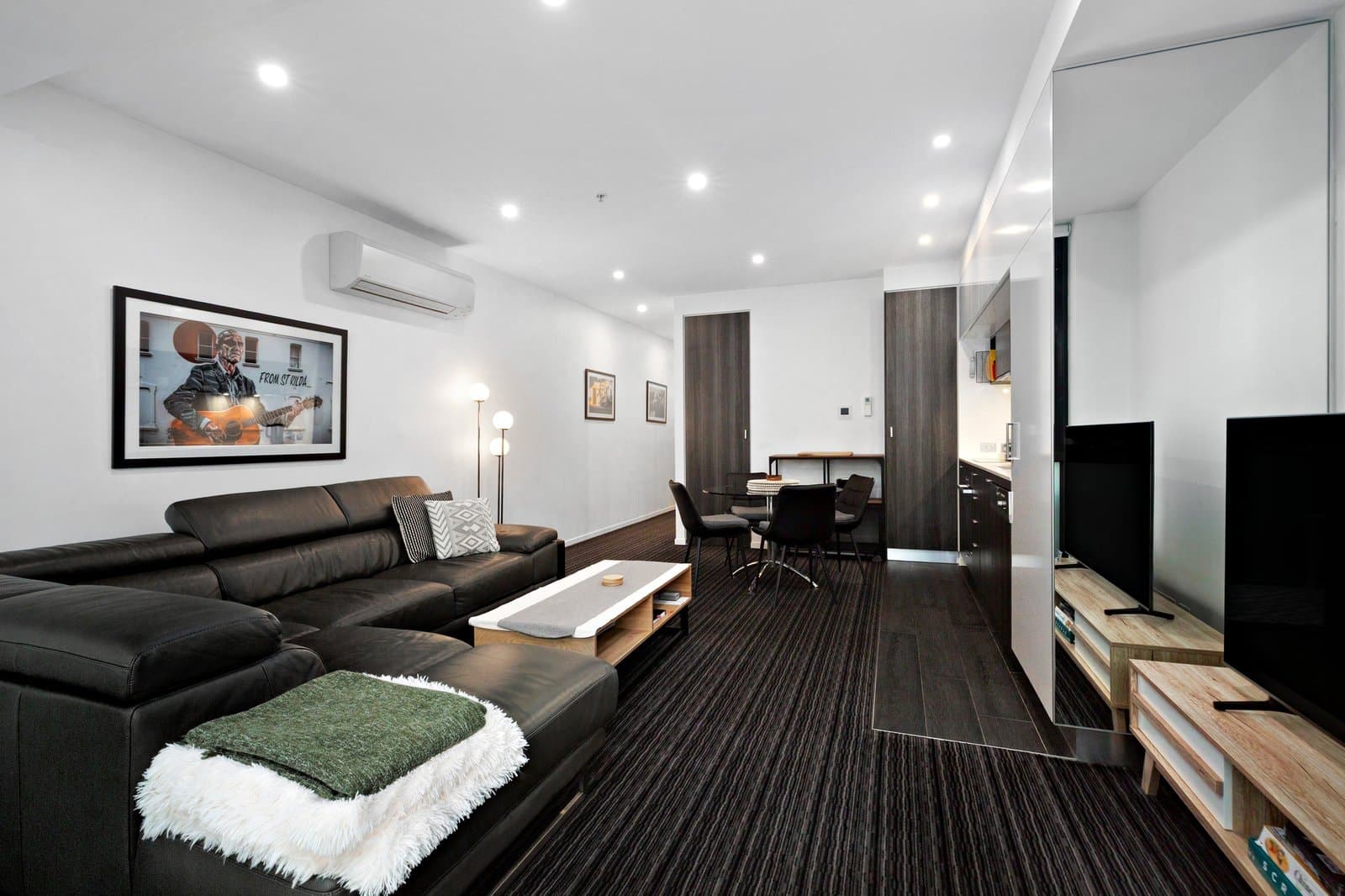 414/163 Fitzroy Street, St Kilda - Image 1