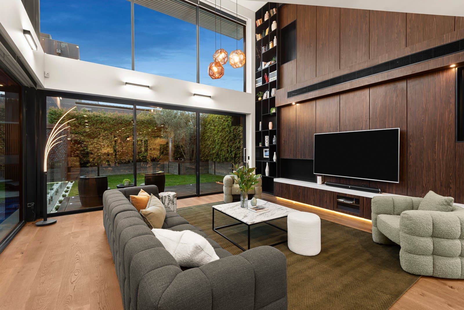 9 Segtoune Street, Kew - Thumbnail 2