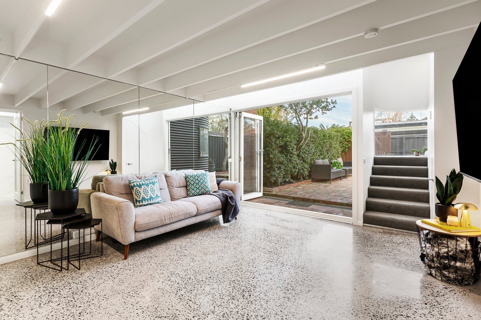 4 Lawes Street, Hawthorn - Thumbnail 2