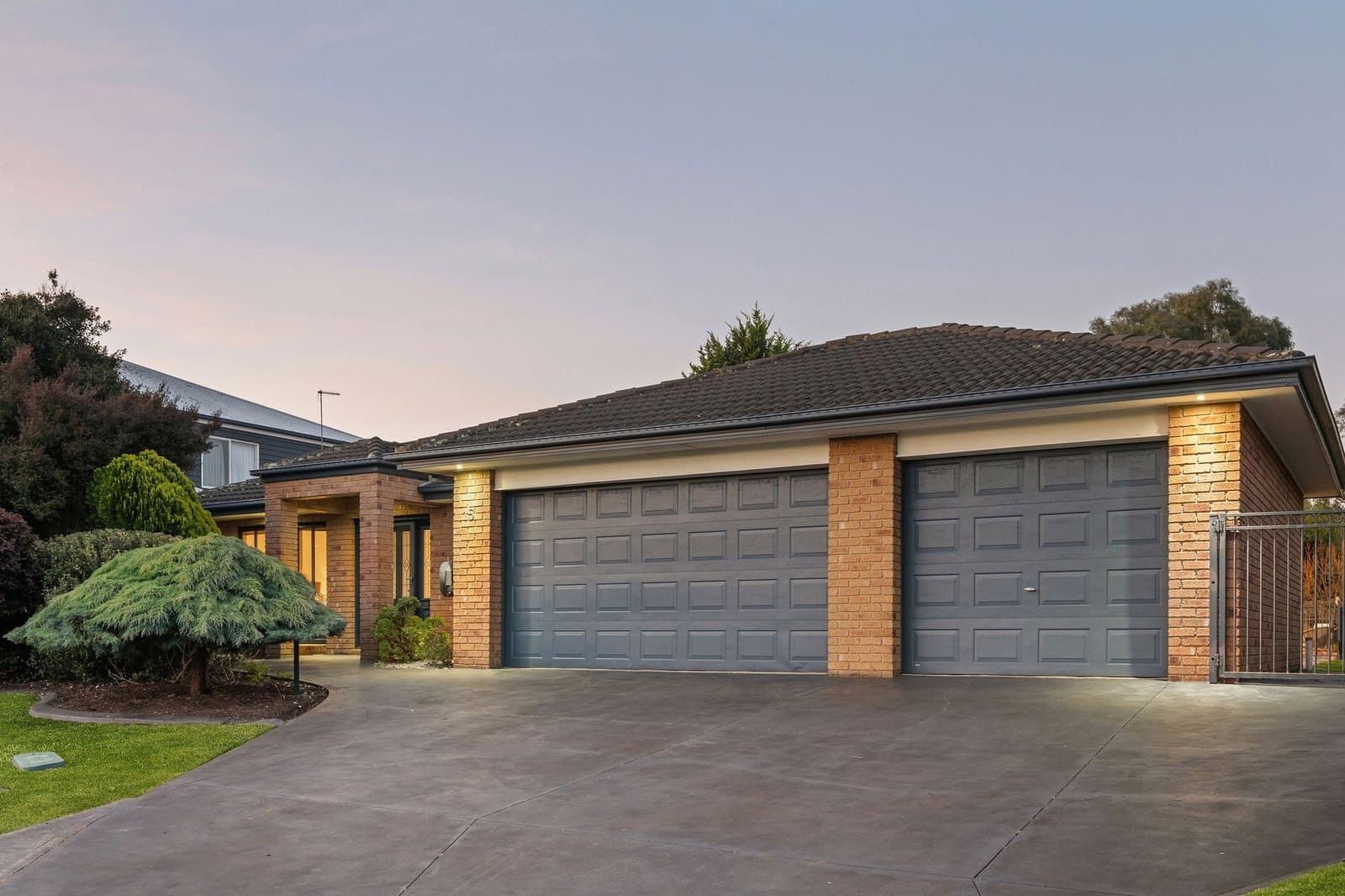 15 Aquarius Court, Mornington - Image 1
