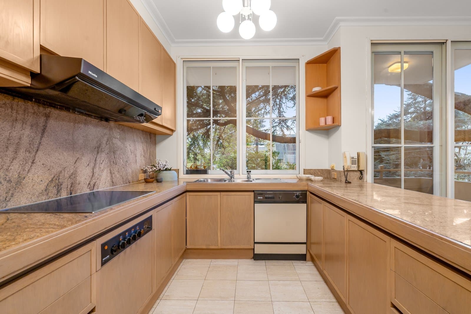 3/85 Irving Road, Toorak - Thumbnail 4