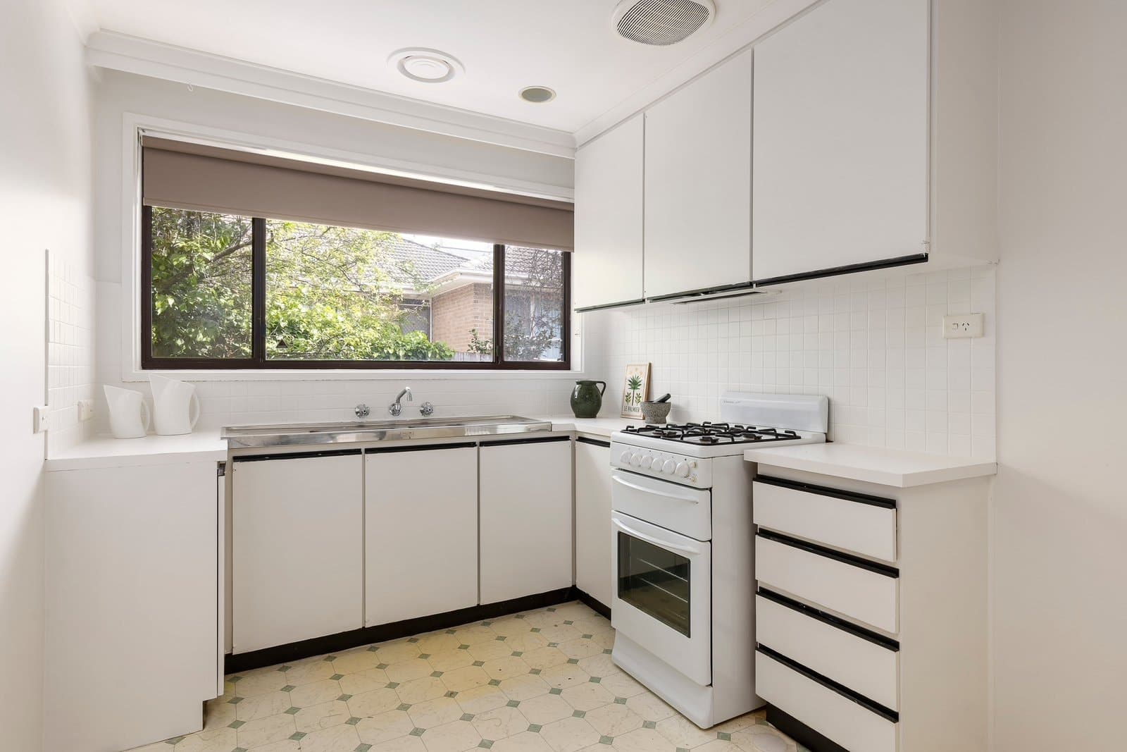 1/8 Norfolk Road, Surrey Hills - Thumbnail 5