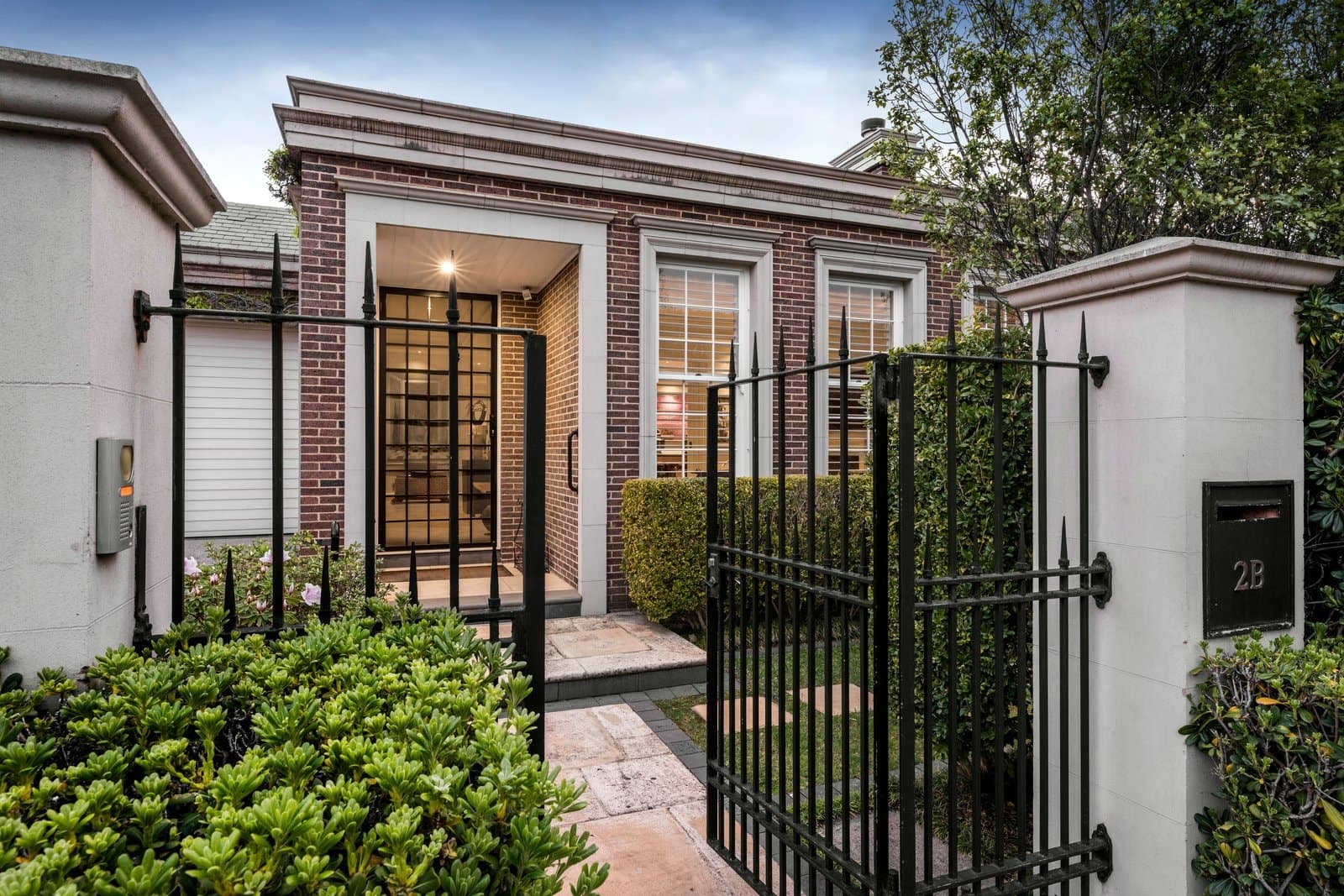 2B Stonnington Place, Toorak - Thumbnail 3