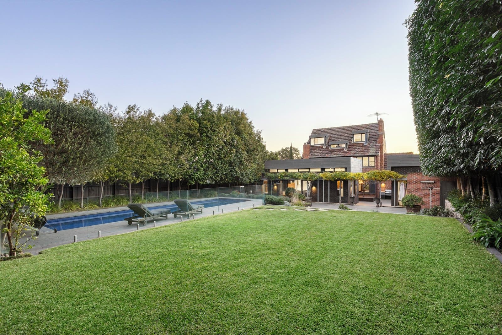 1 Fordholm Road, Hawthorn - Thumbnail 2