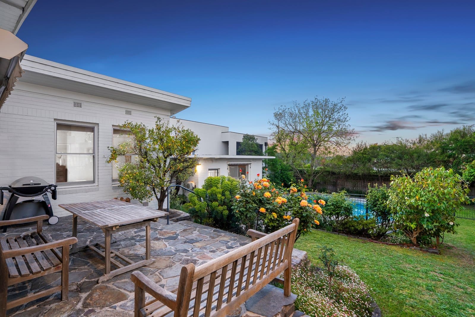 15 Riverside Avenue, Balwyn North - Thumbnail 2