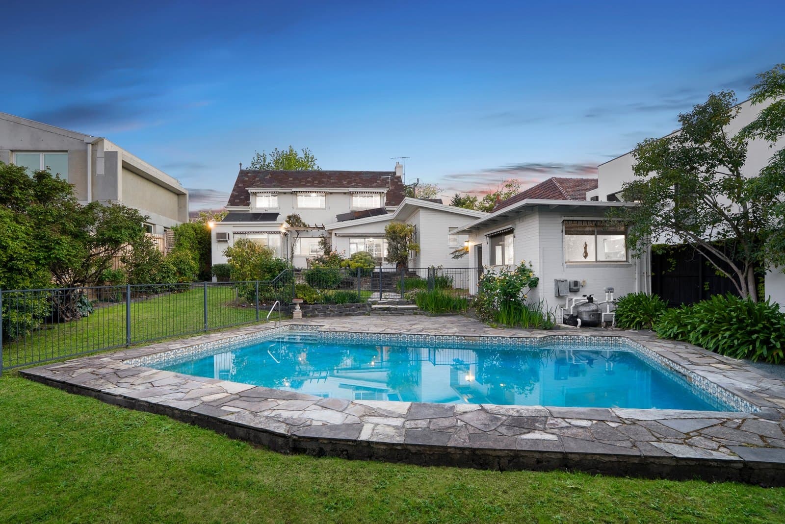 15 Riverside Avenue, Balwyn North - Thumbnail 3