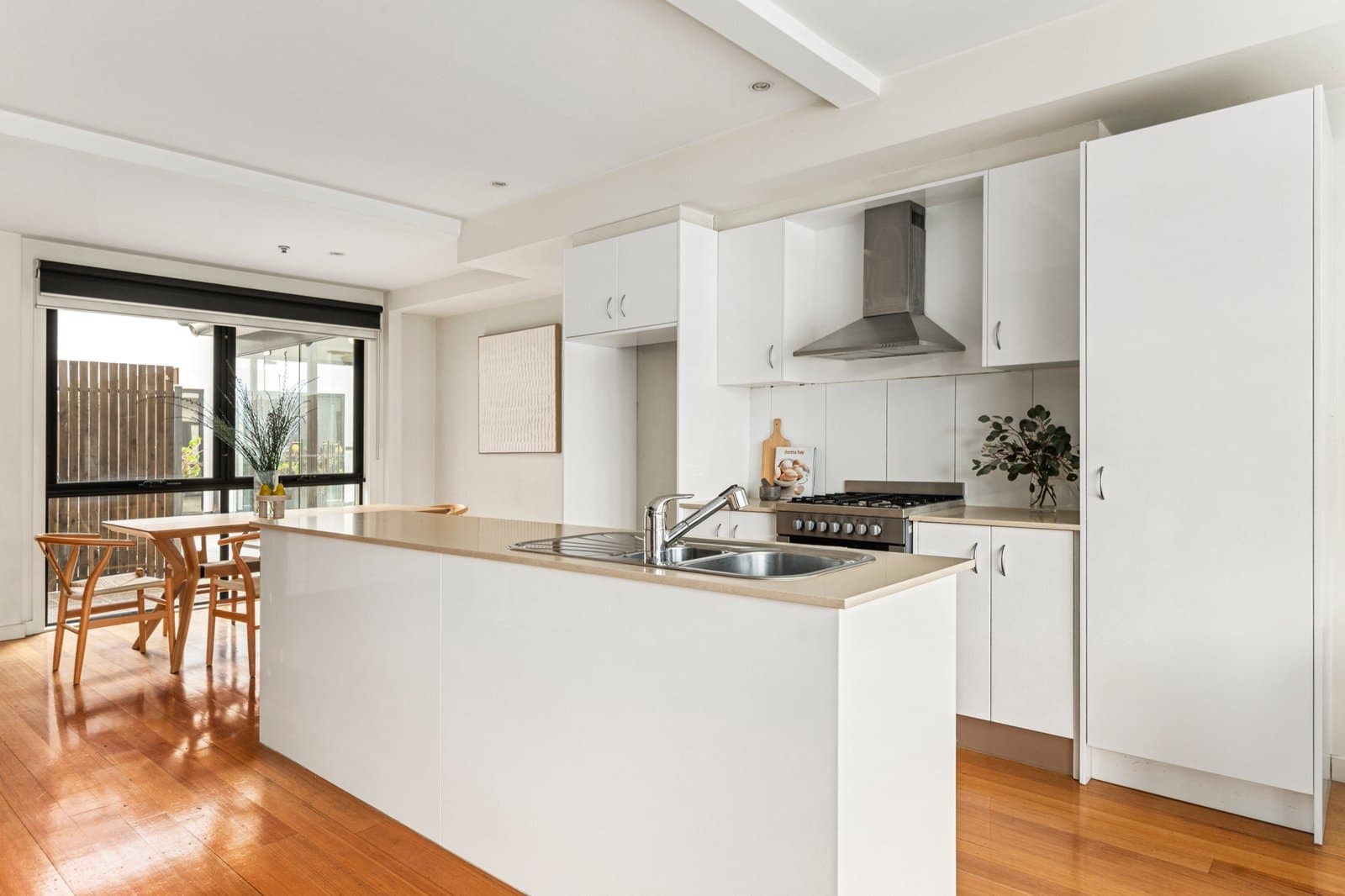 8/443 Burke Road, Glen Iris - Thumbnail 4