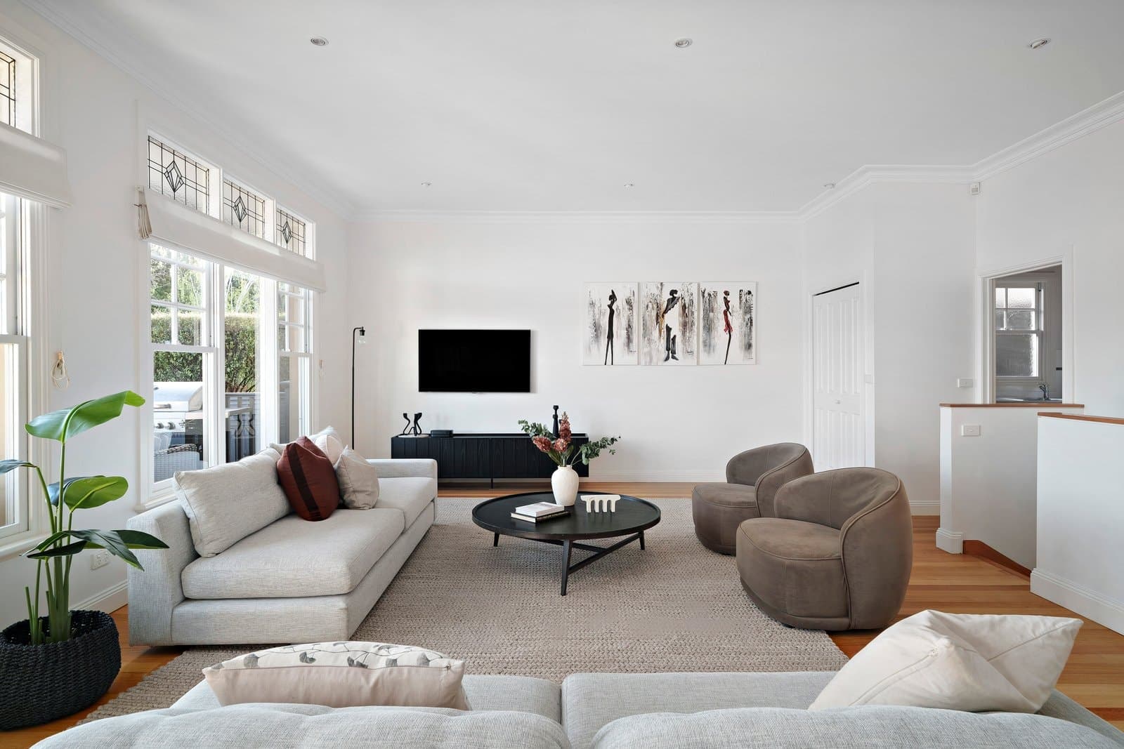 24 Grandview Road, Glen Iris - Thumbnail 2
