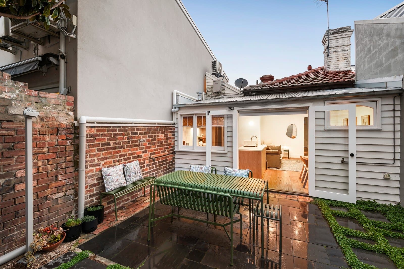 130 Bridge Street, Port Melbourne - Thumbnail 2