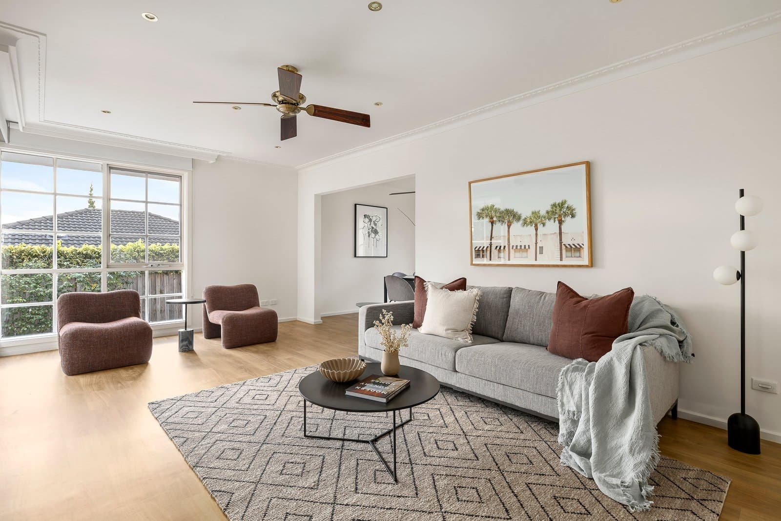 2/15 Essex Road, Surrey Hills - Thumbnail 2