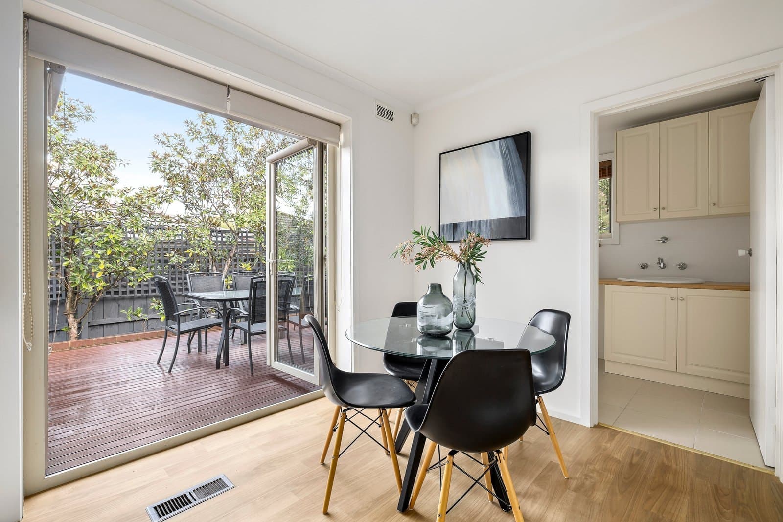 2/15 Essex Road, Surrey Hills - Thumbnail 7