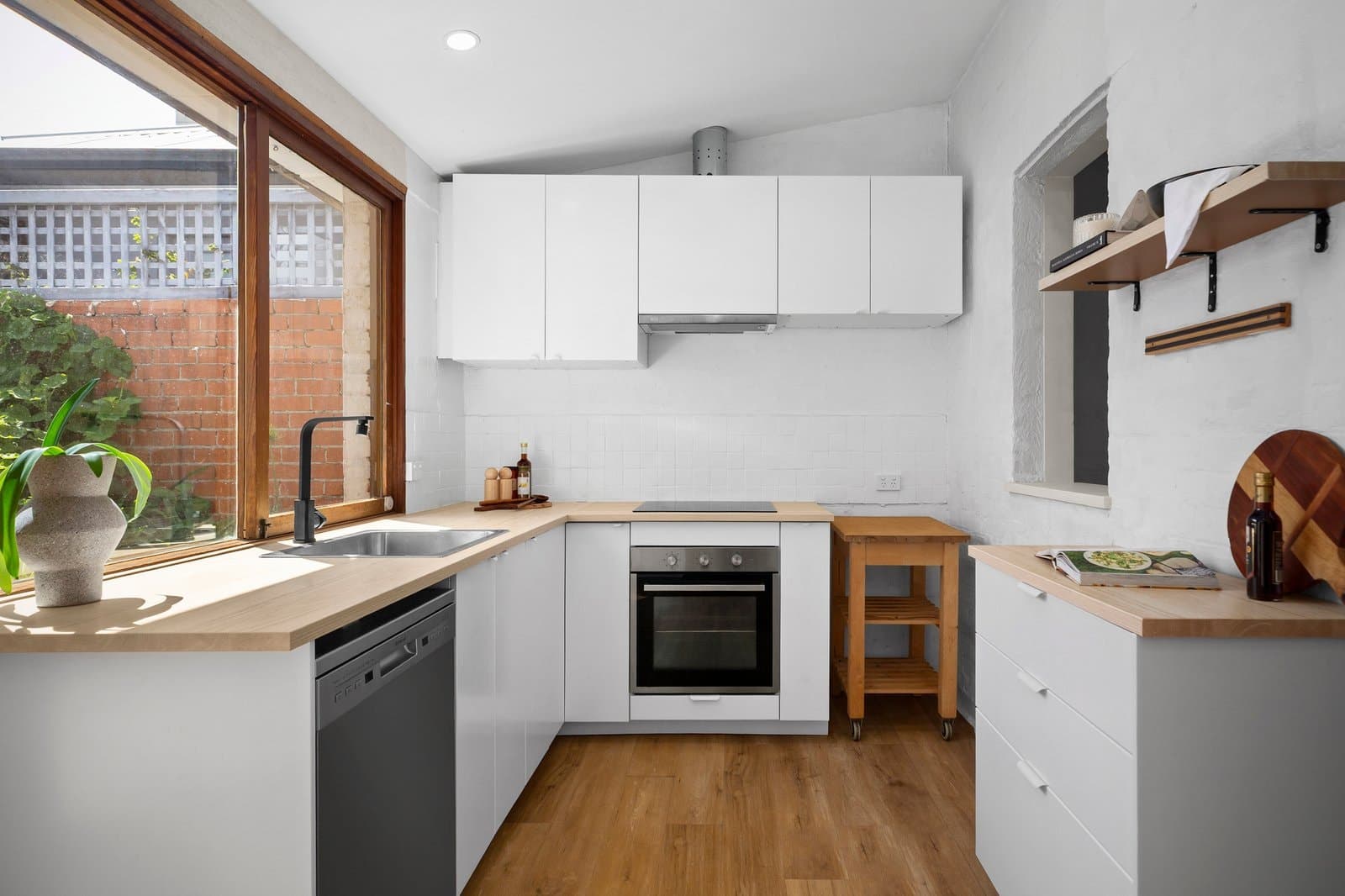 16 Draper Street, Albert Park - Thumbnail 5