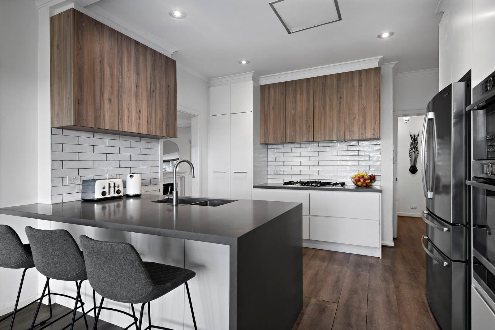 11 The Boulevard, Balwyn North - Thumbnail 3