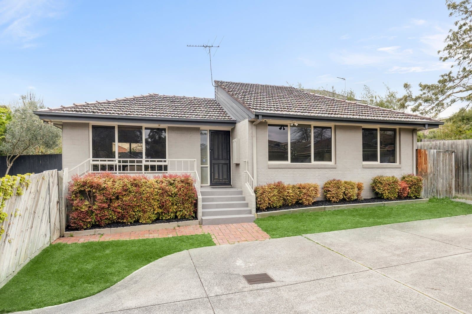 2/18 Head Street, Balwyn - Image 1