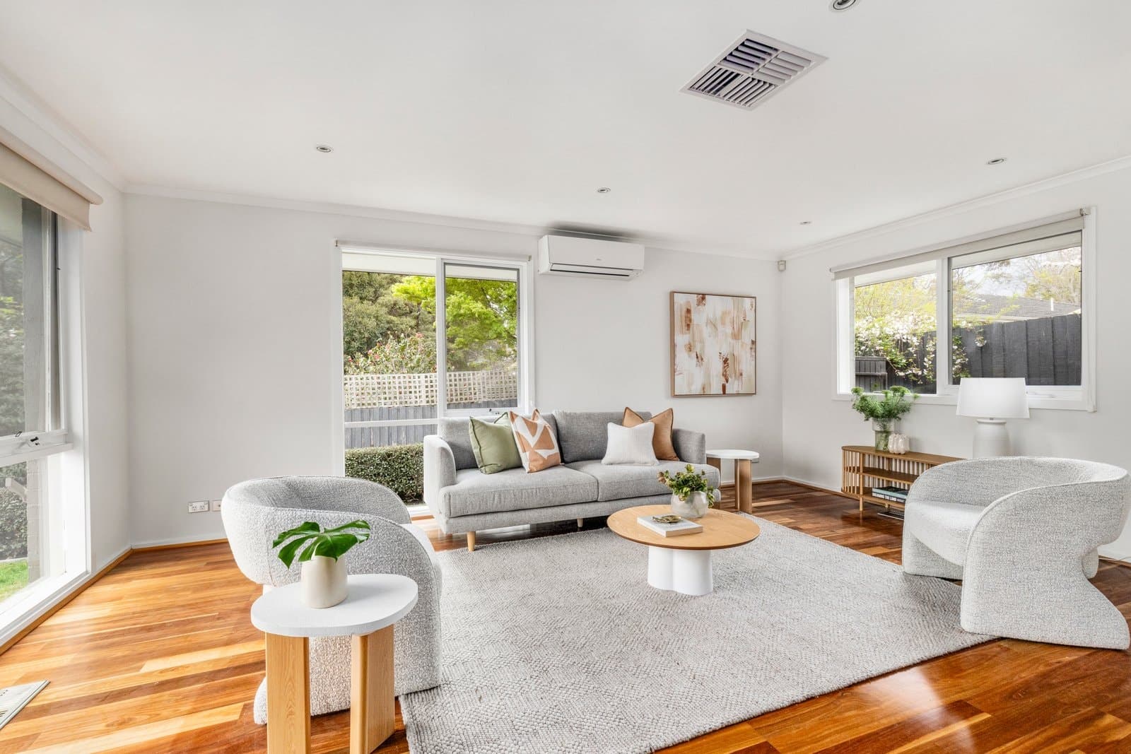 2/18 Head Street, Balwyn - Thumbnail 2