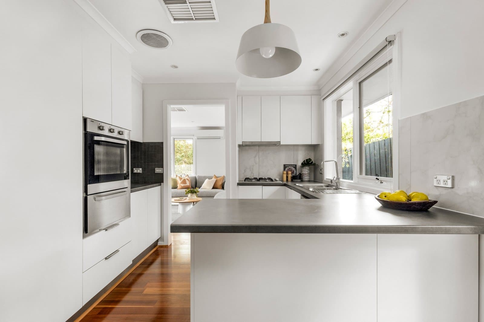 2/18 Head Street, Balwyn - Thumbnail 4