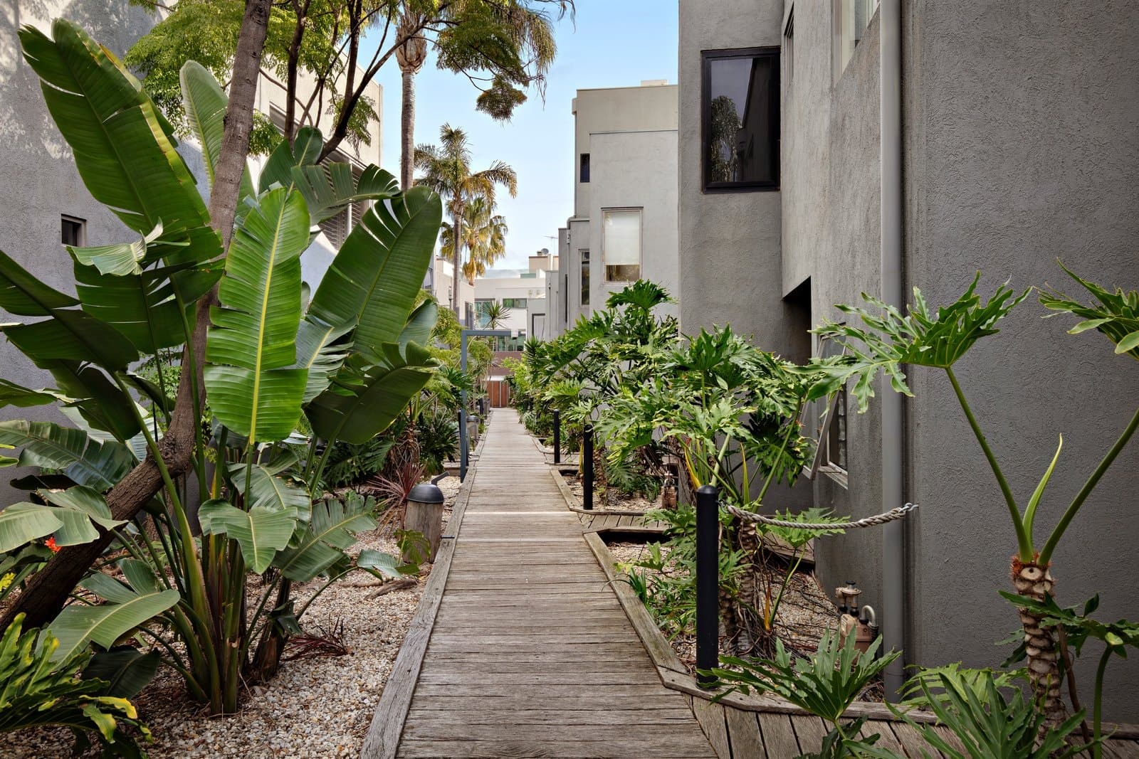24/15 Beach Street, Port Melbourne - Thumbnail 2