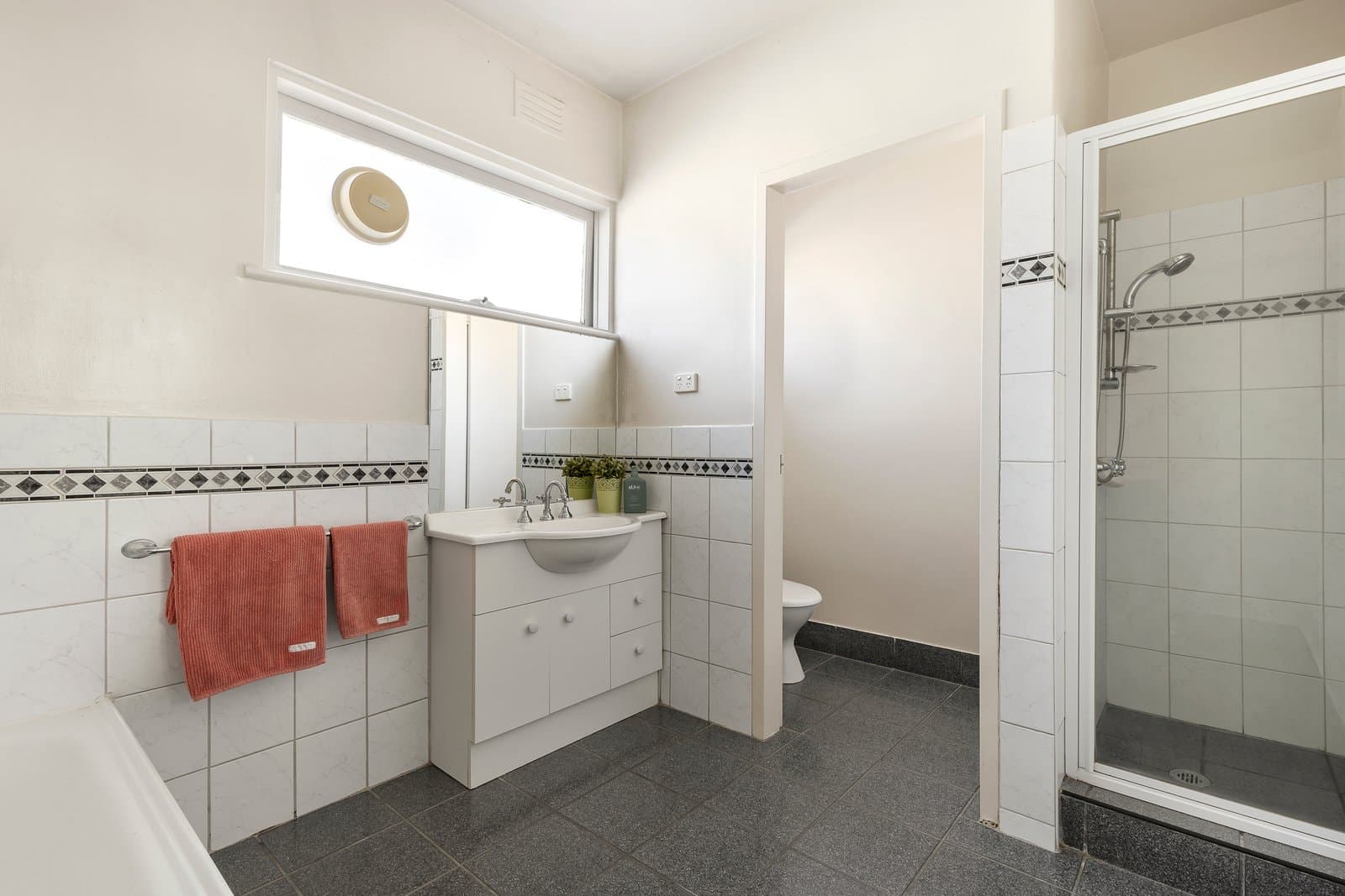 1/8 Osborne Avenue, Glen Iris - Thumbnail 5