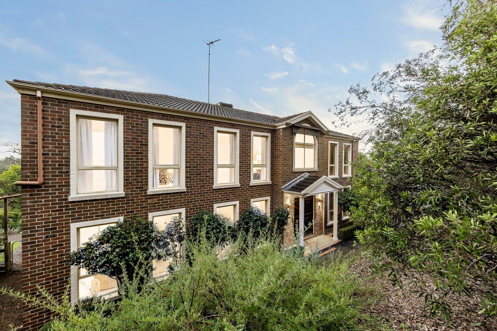 88 Smedley Road, Park Orchards - Thumbnail 2