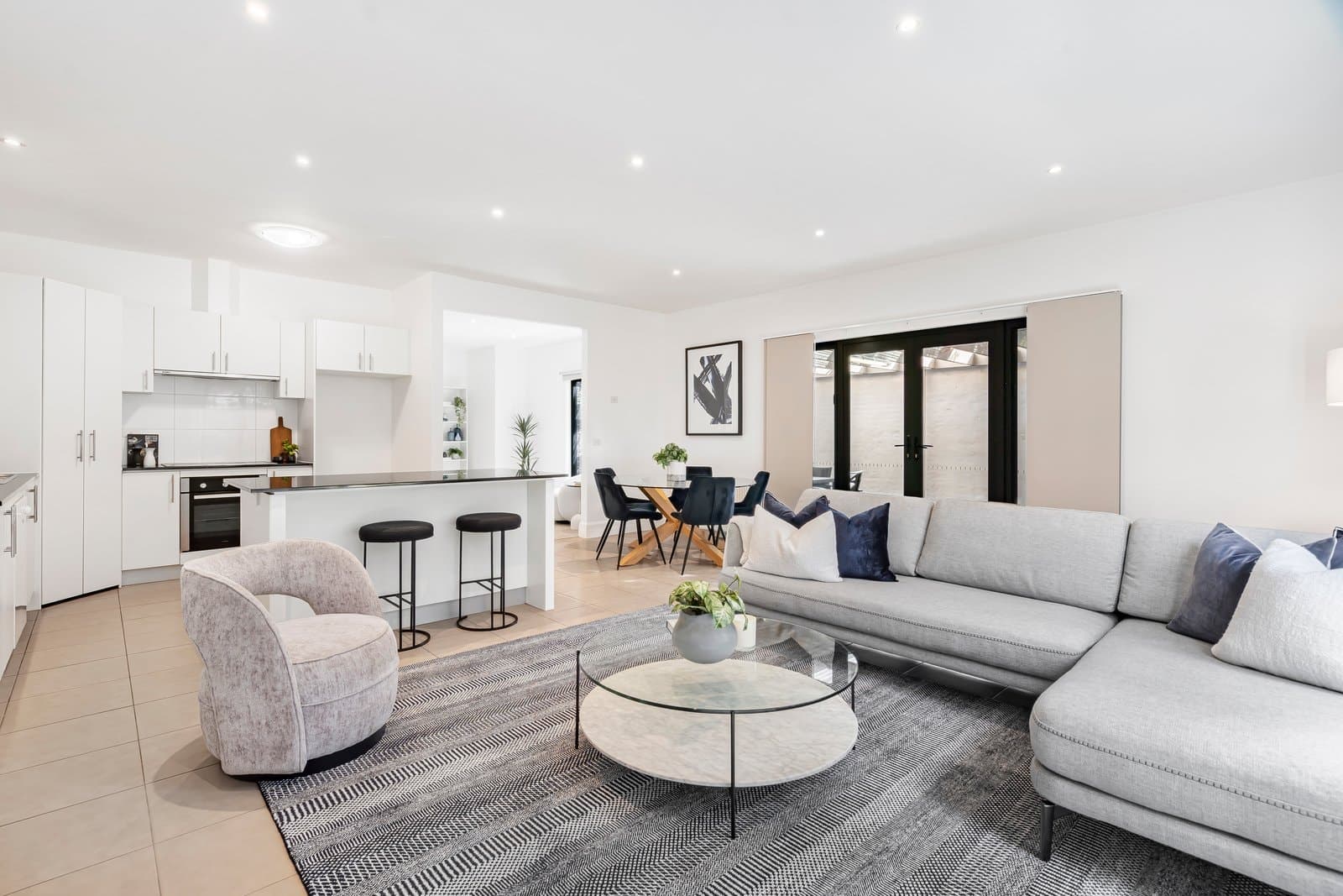 731 Canterbury Road, Surrey Hills - Thumbnail 2