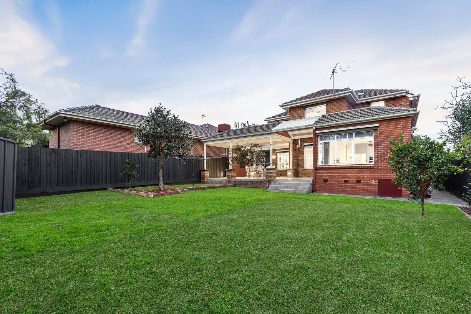 38 Chaleyer Street, Glen Iris - Thumbnail 2