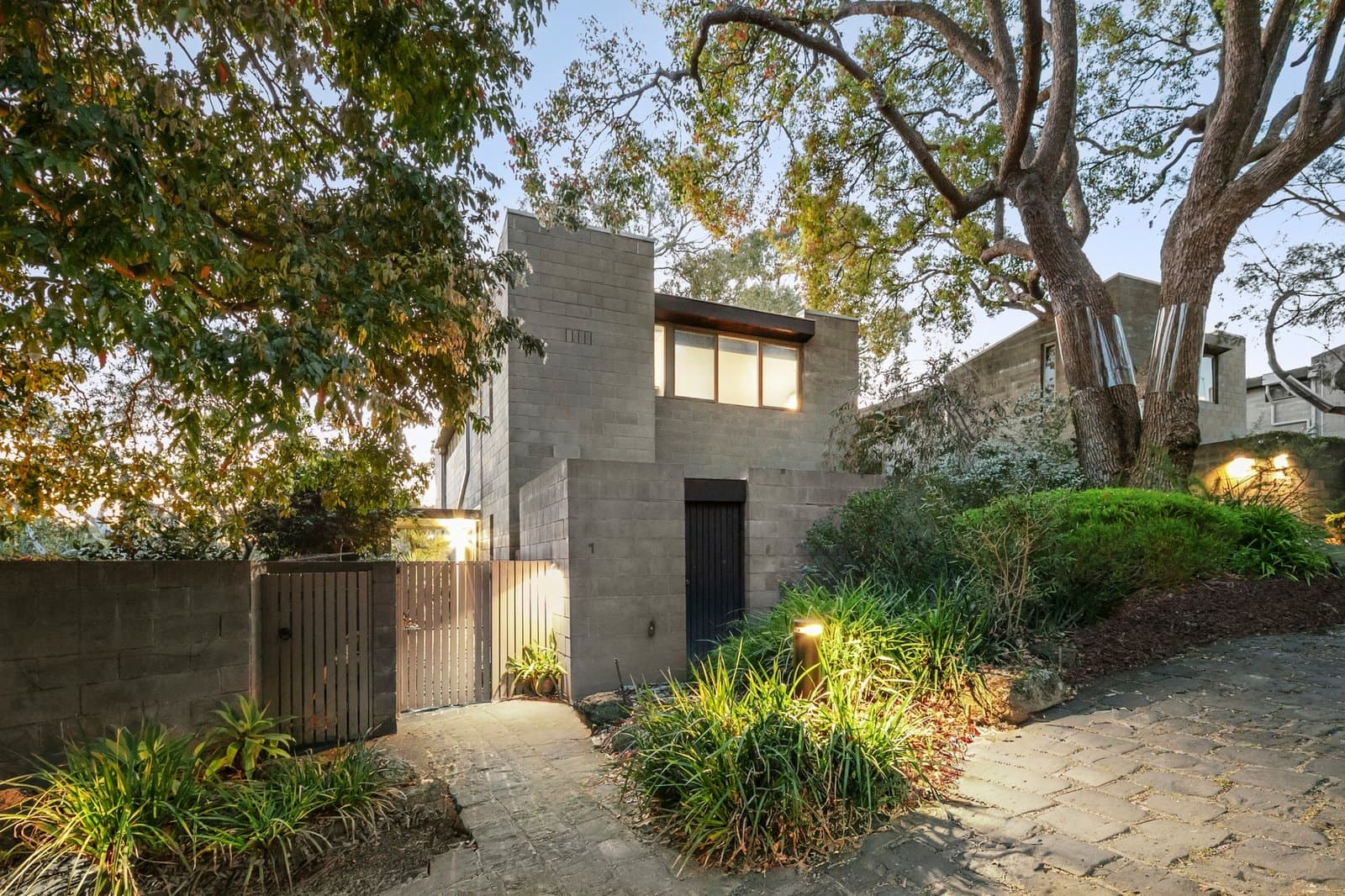 1/76 Molesworth Street, Kew - Image 1