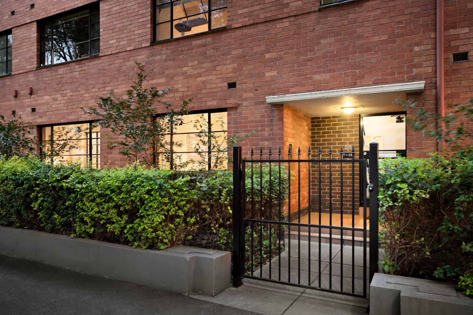 7/58 Queens Road, Melbourne - Image 1
