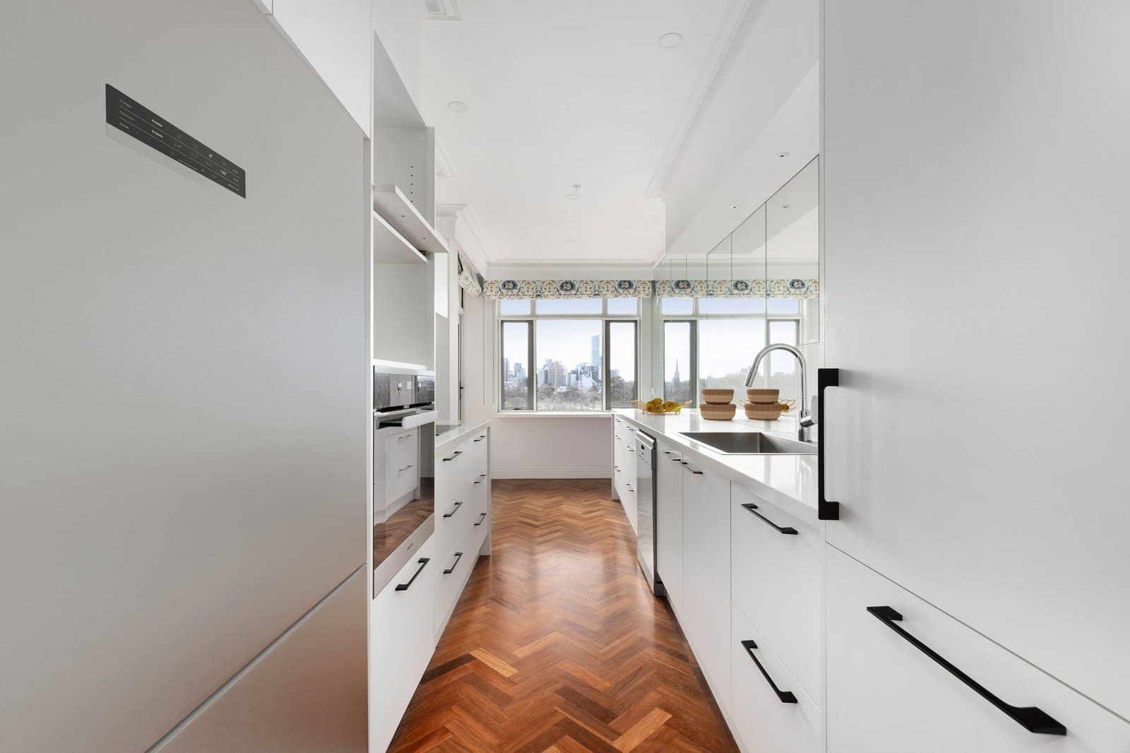 905/469 St Kilda Road, Melbourne - Thumbnail 3