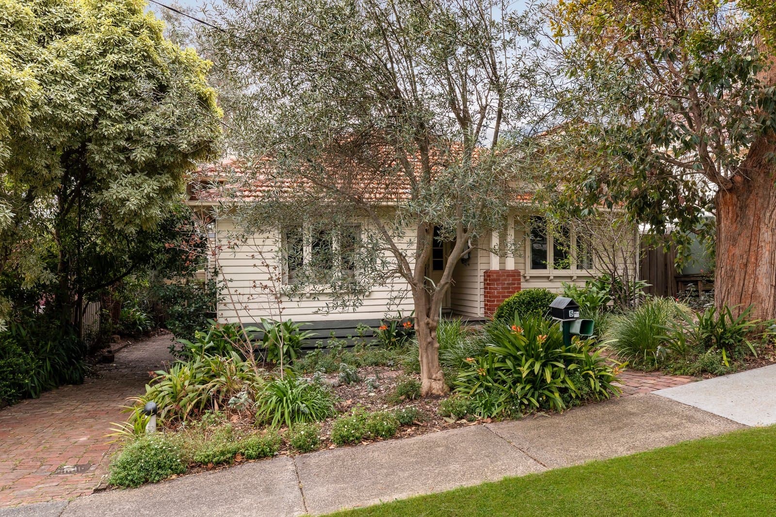5 Allie Street, Surrey Hills - Thumbnail 2