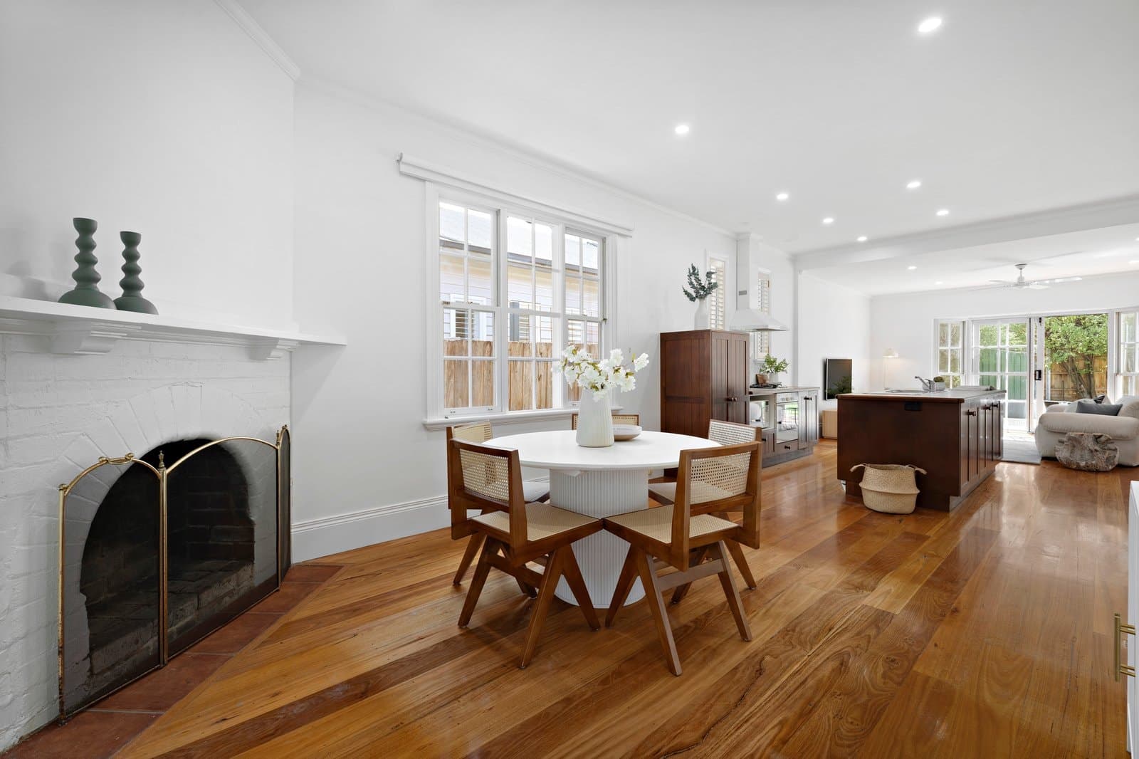 7 Myrtle Road, Hampton - Thumbnail 4