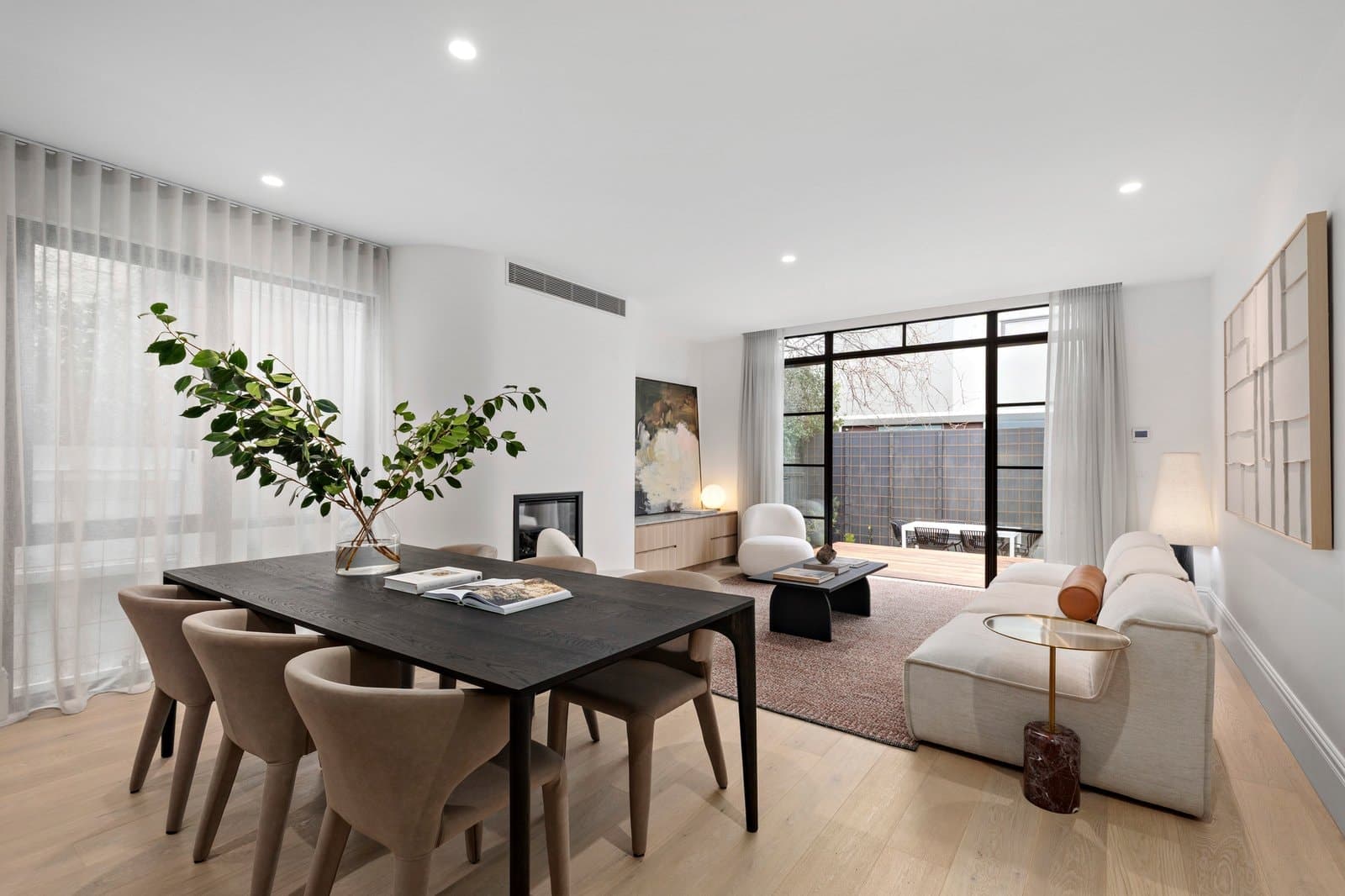 39 Surrey Road, South Yarra - Thumbnail 2