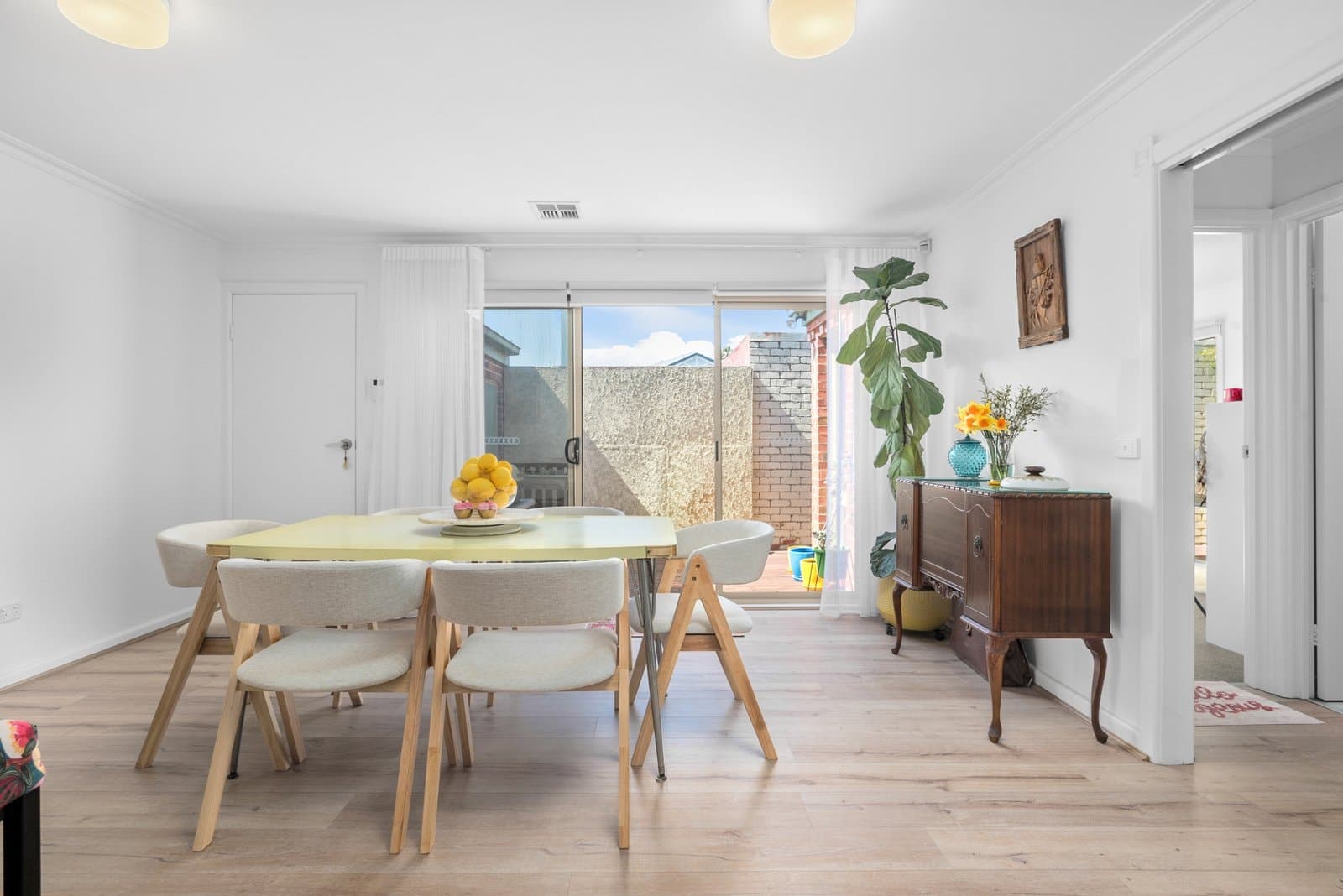 2/126 Thomas Street, Hampton - Thumbnail 3