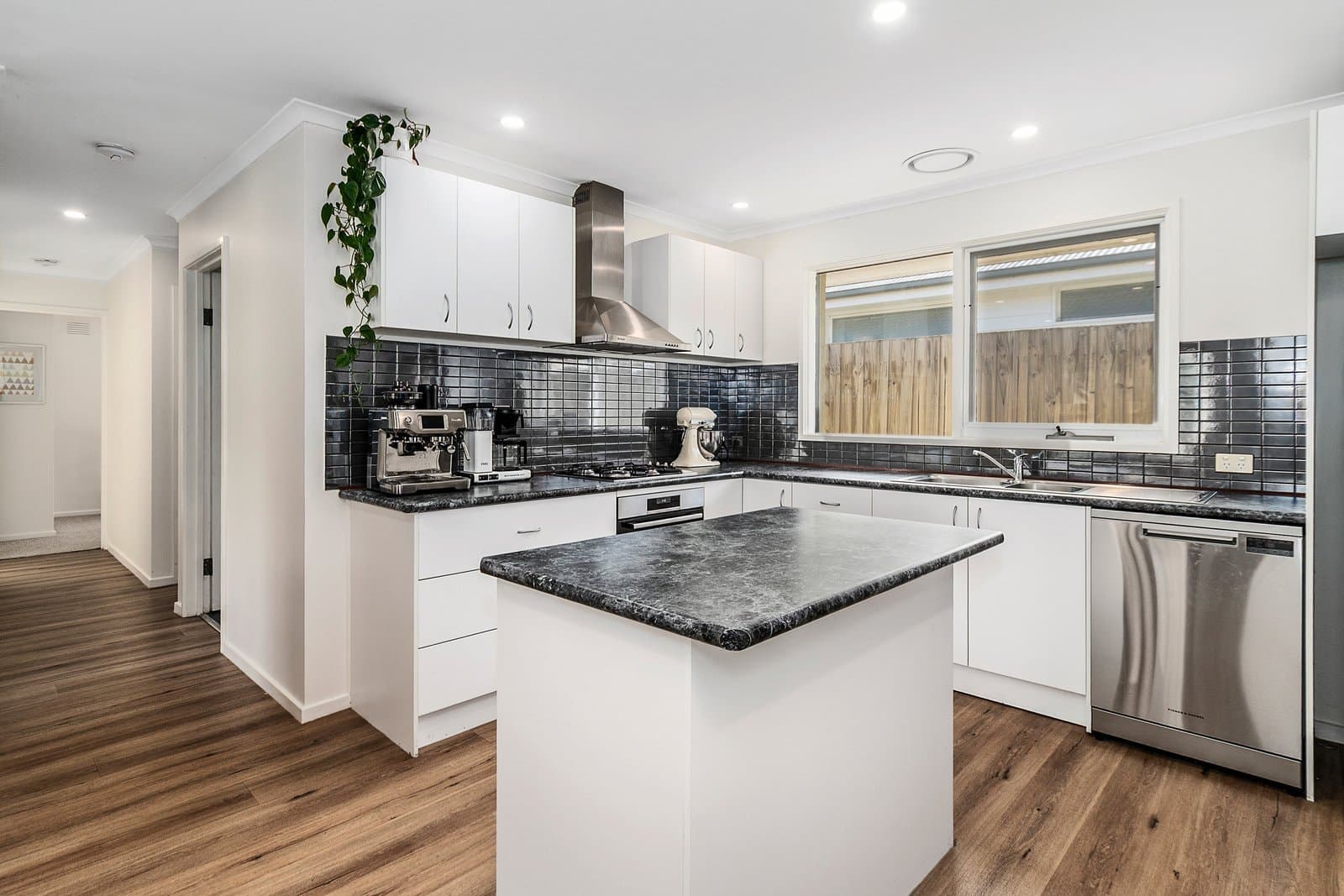 15 Cawarra Street, Mornington - Thumbnail 3