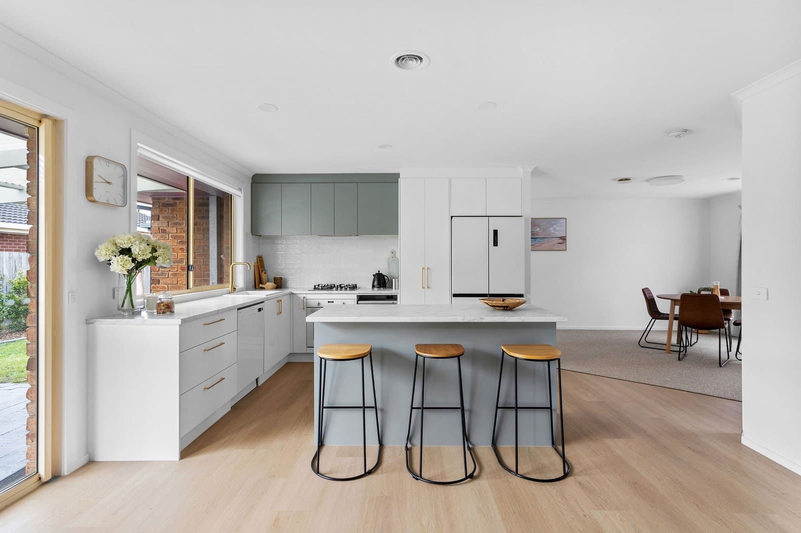 38 Waltham Drive, Mornington - Thumbnail 2