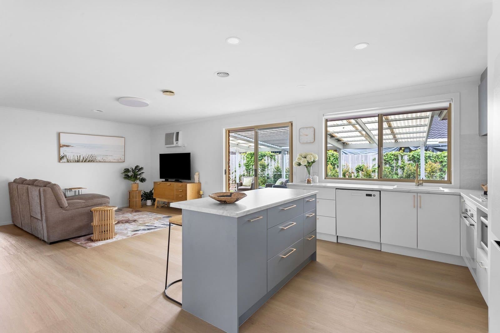 38 Waltham Drive, Mornington - Thumbnail 4