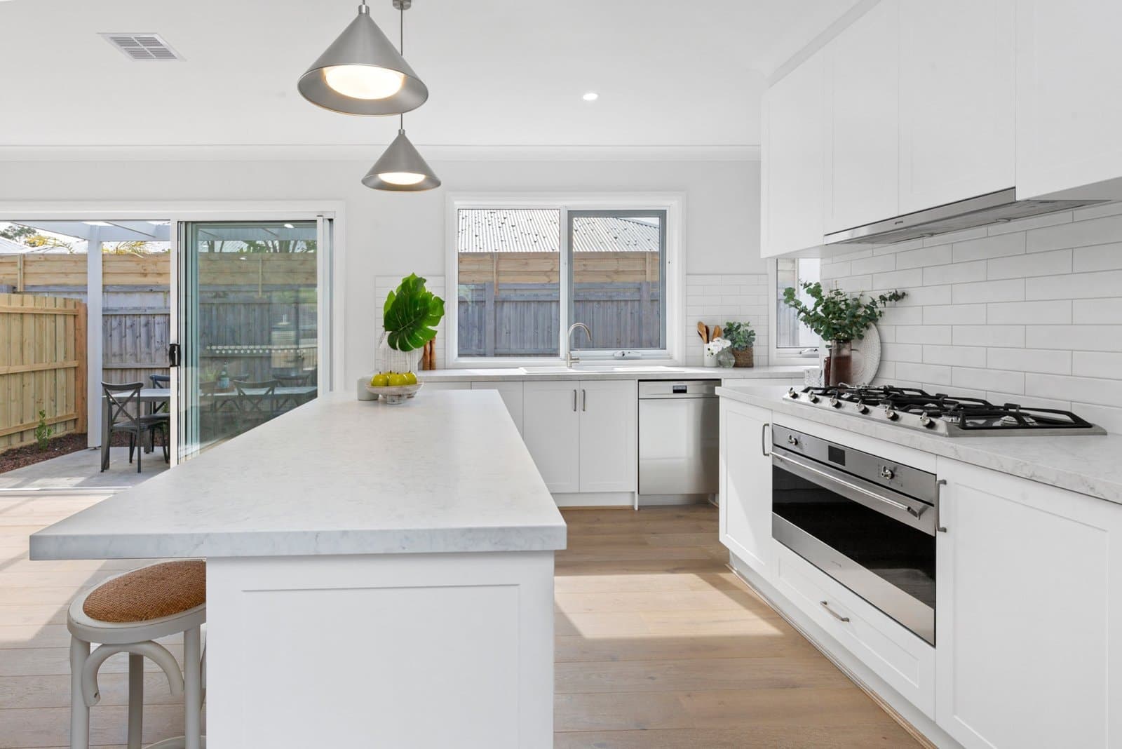 2/12 Coonara Avenue, Mount Eliza - Thumbnail 3