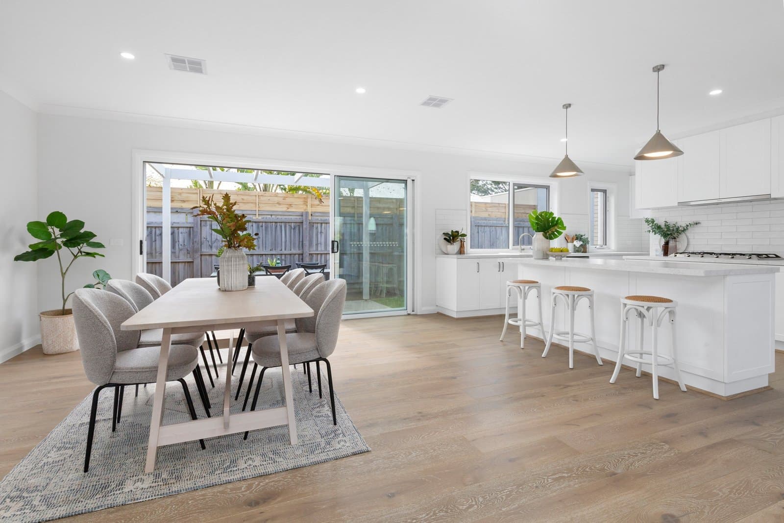 2/12 Coonara Avenue, Mount Eliza - Thumbnail 4