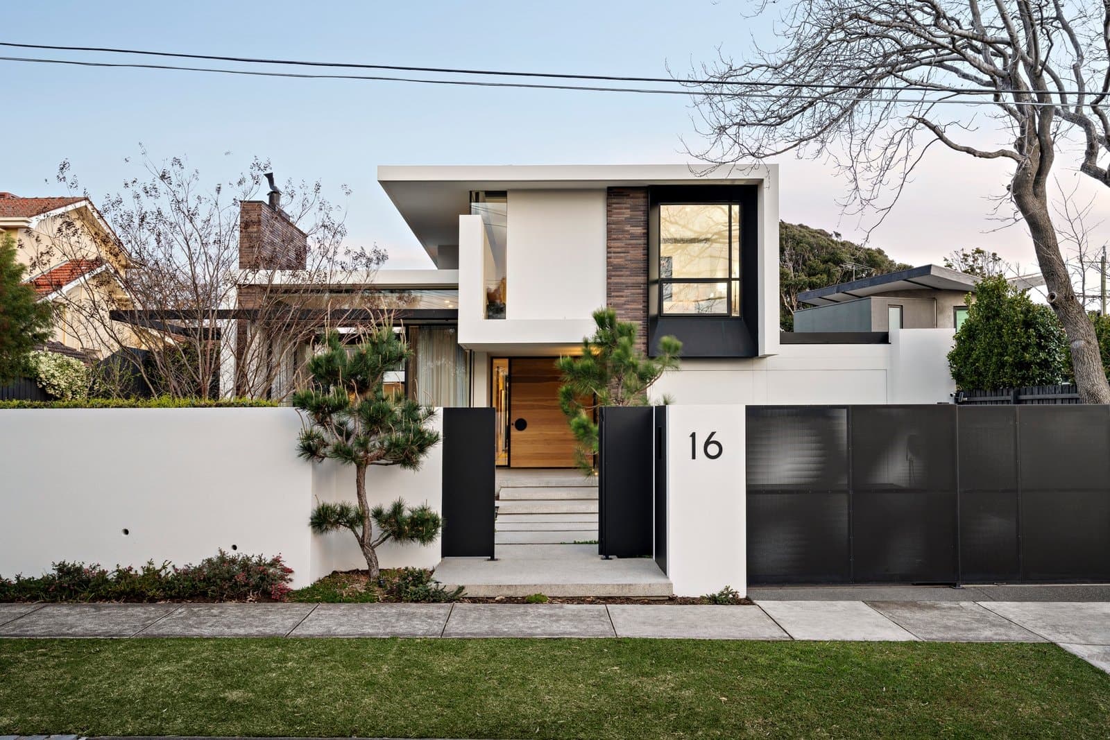 16 Hoyt Street, Hampton - Image 1