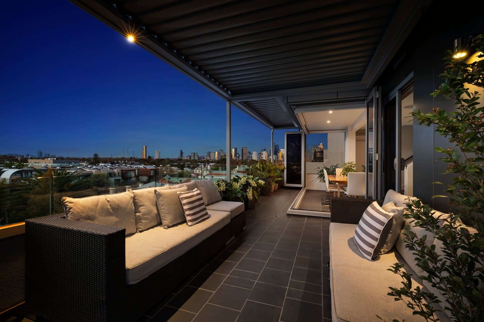 406/77 Nott Street, Port Melbourne - Thumbnail 2