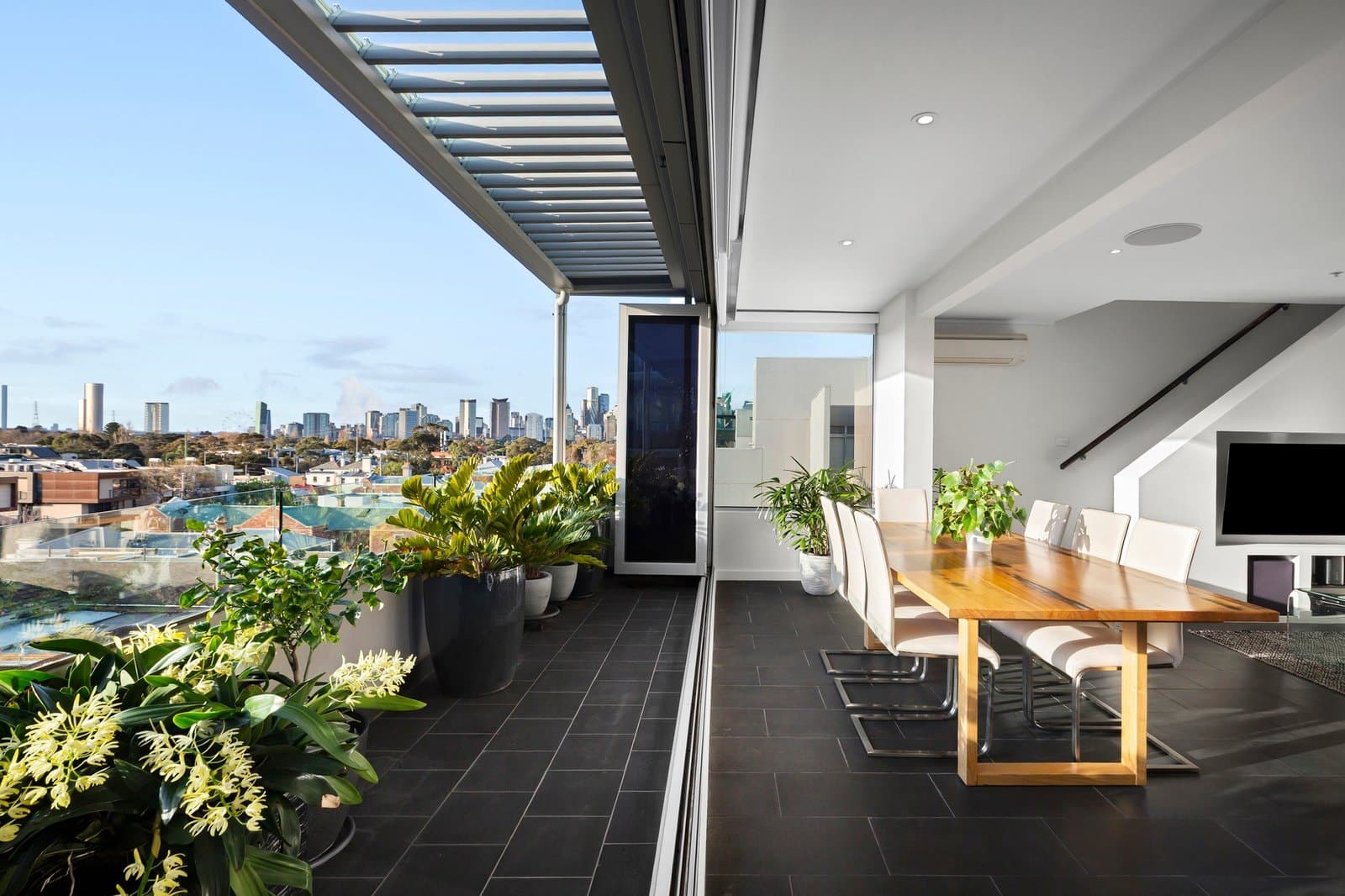 406/77 Nott Street, Port Melbourne - Thumbnail 3