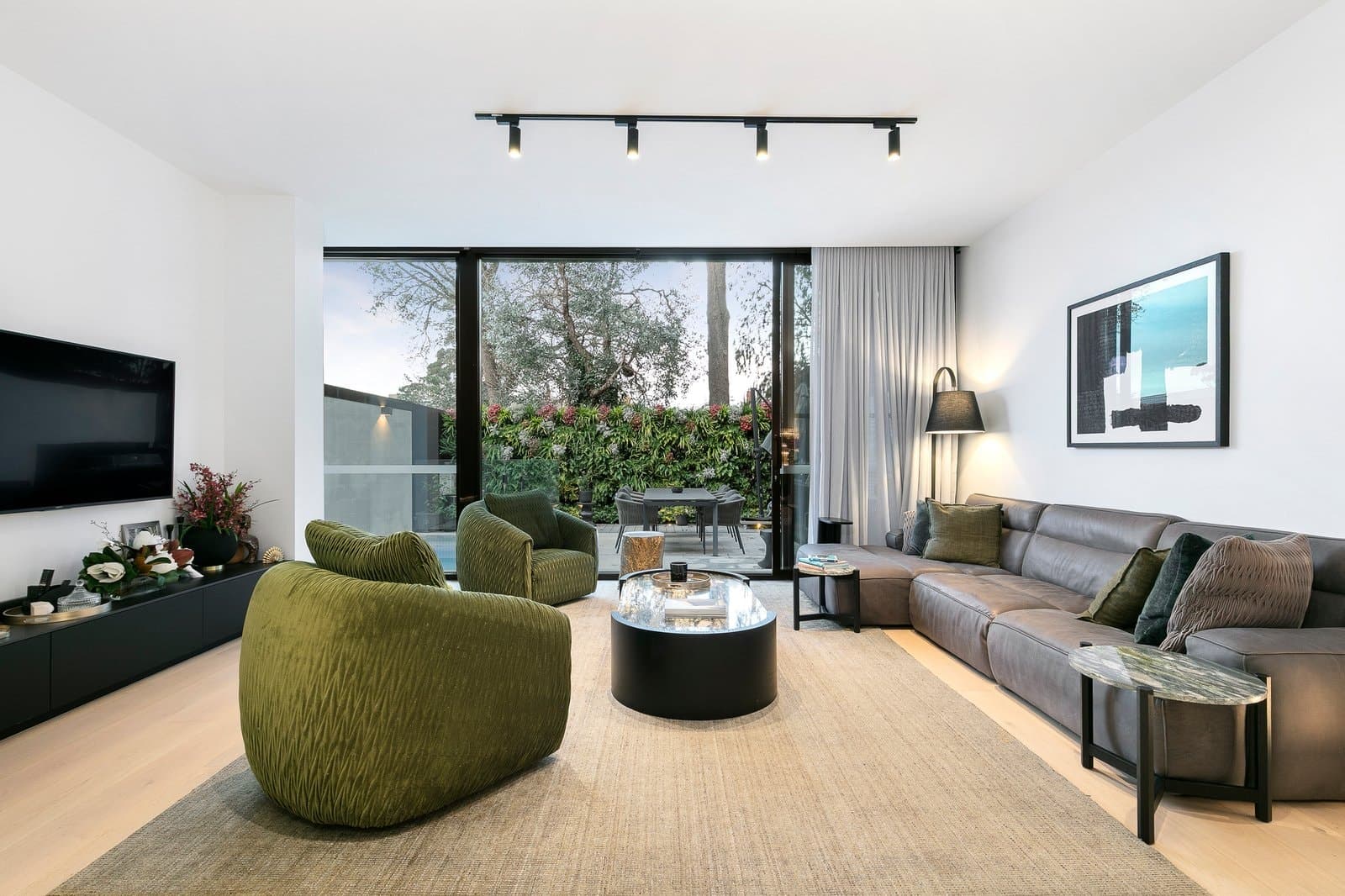 4 Dunlop Avenue, Kew - Thumbnail 2