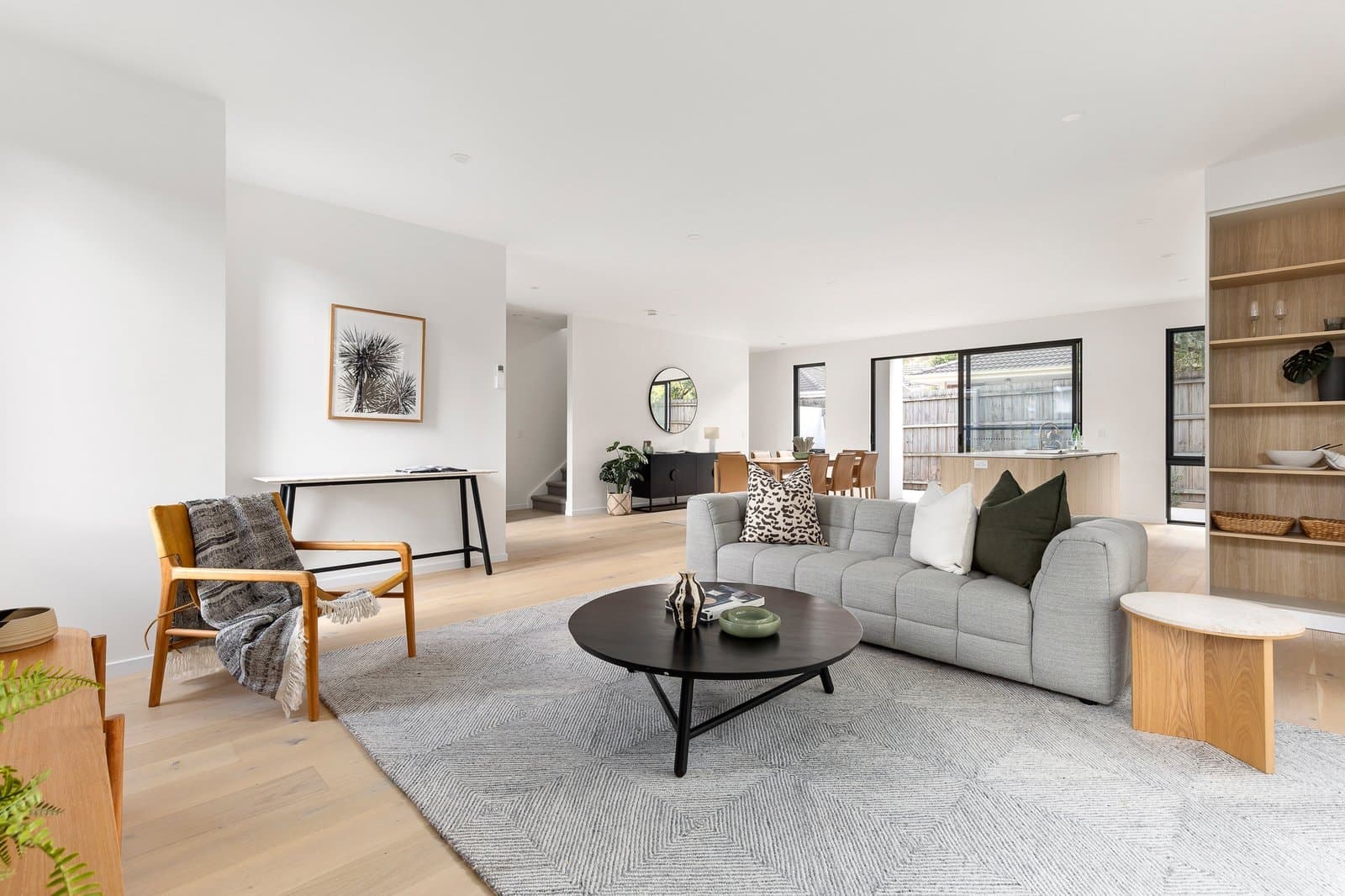 2/1087 Riversdale Road, Surrey Hills - Thumbnail 2