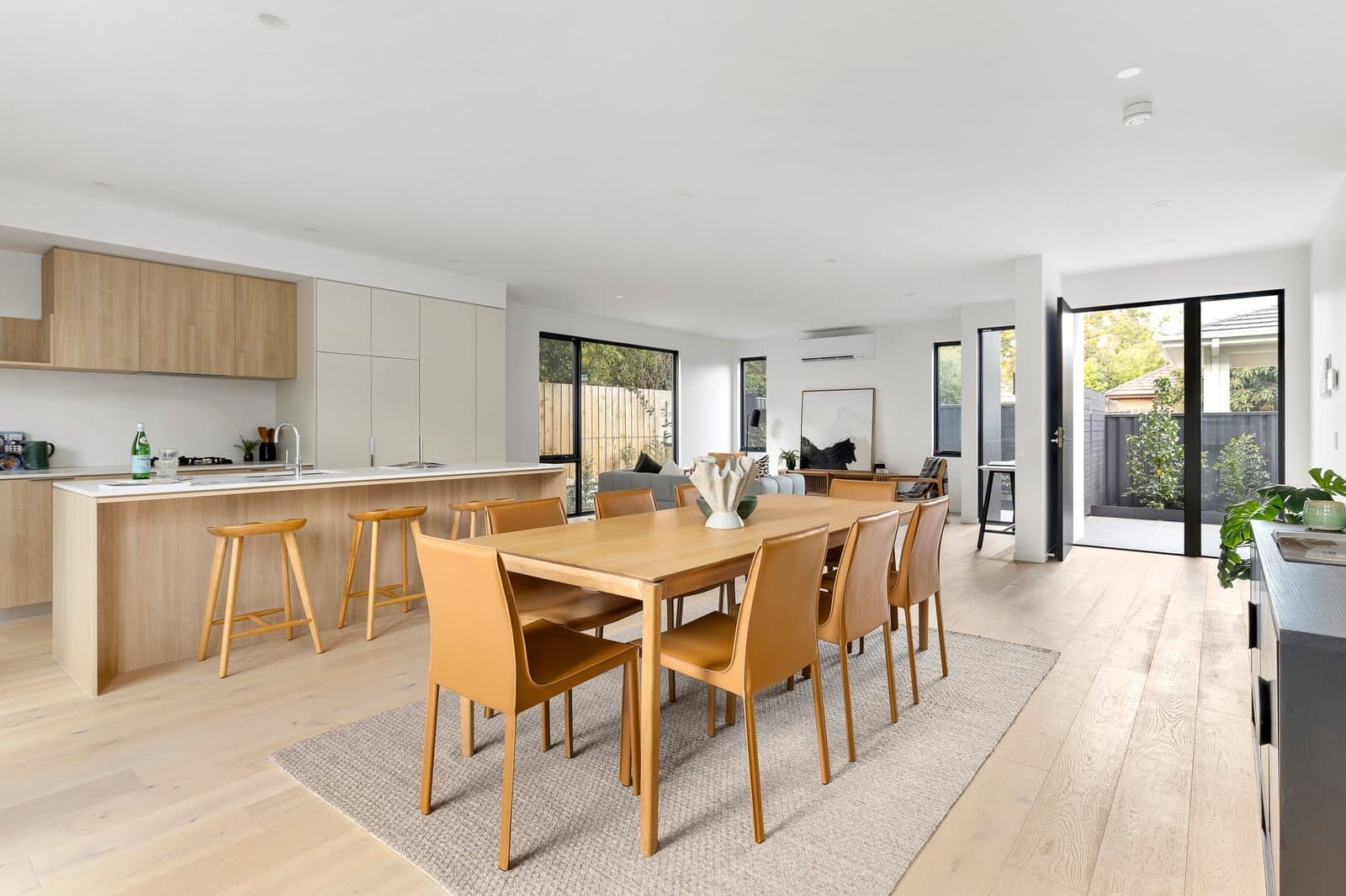 2/1087 Riversdale Road, Surrey Hills - Thumbnail 5