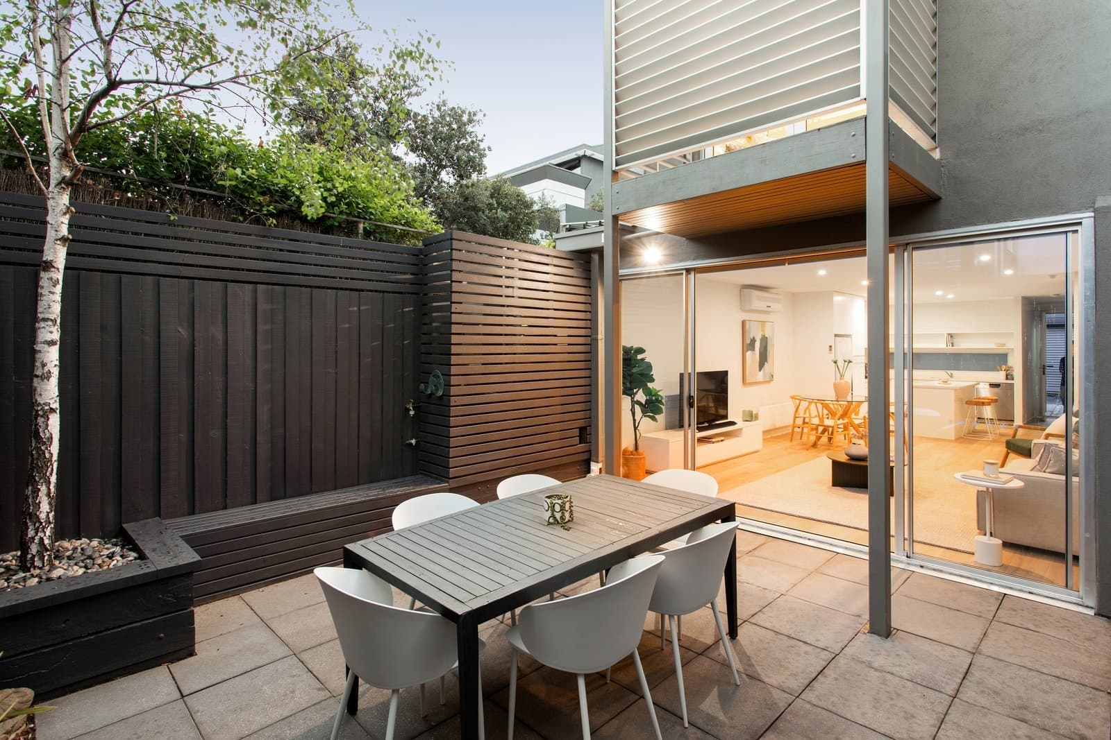 19 Legon Street, Port Melbourne - Thumbnail 2