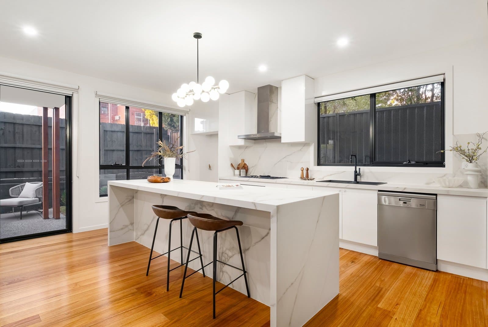 2/6 Mons Street, Glen Iris - Thumbnail 3