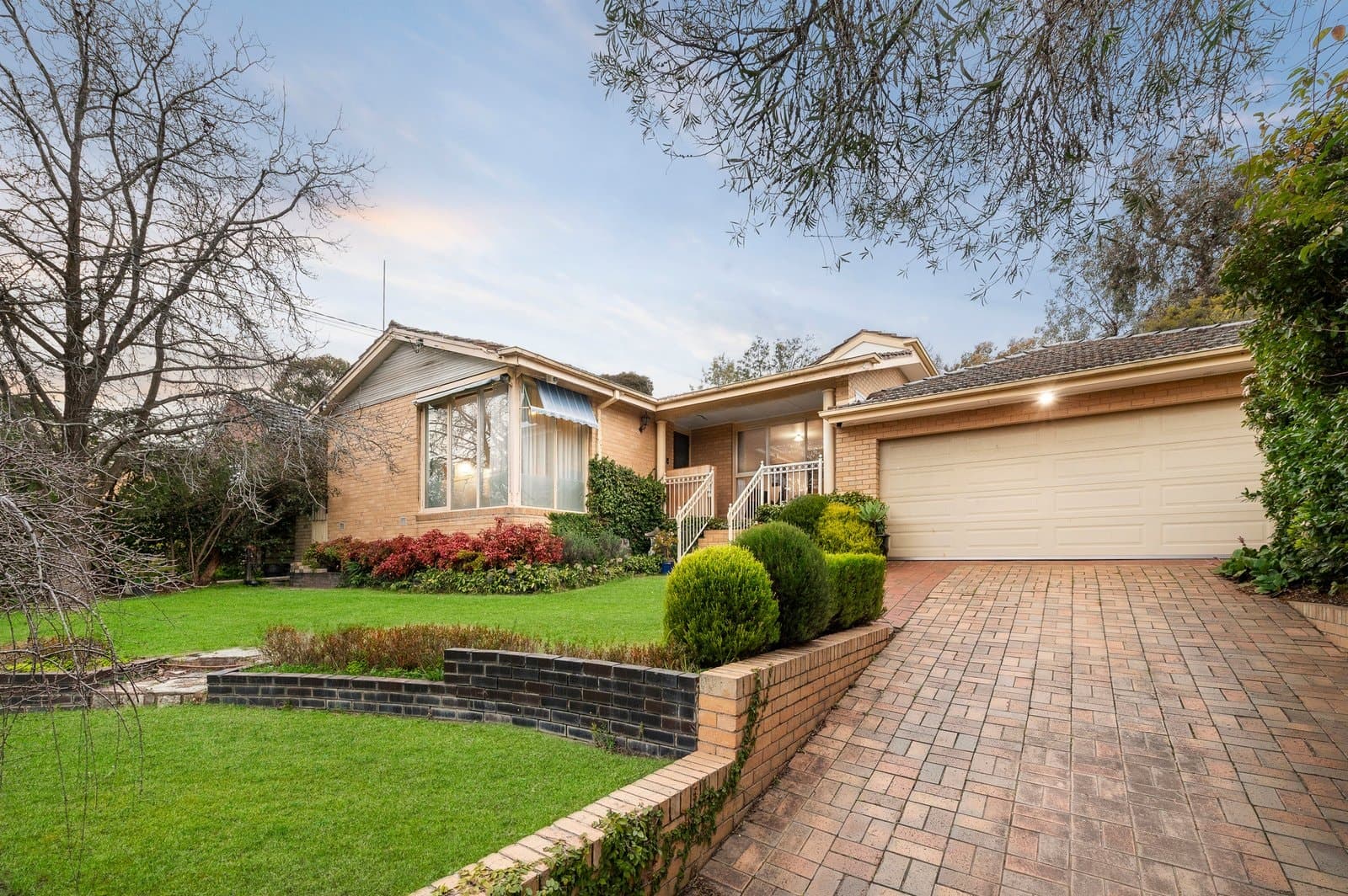 16 Wynyard Crescent, Balwyn North - Thumbnail 3