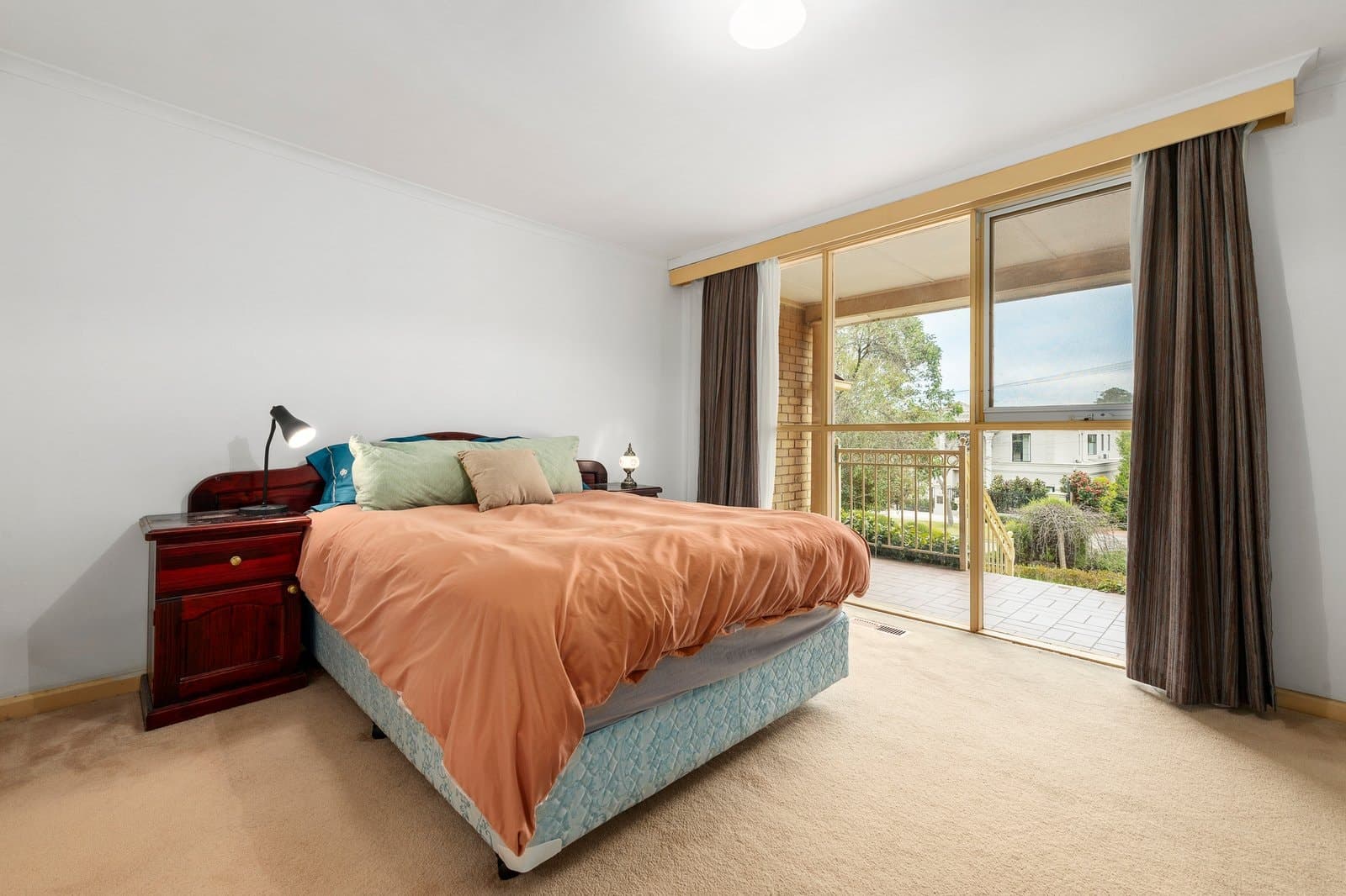 16 Wynyard Crescent, Balwyn North - Thumbnail 6