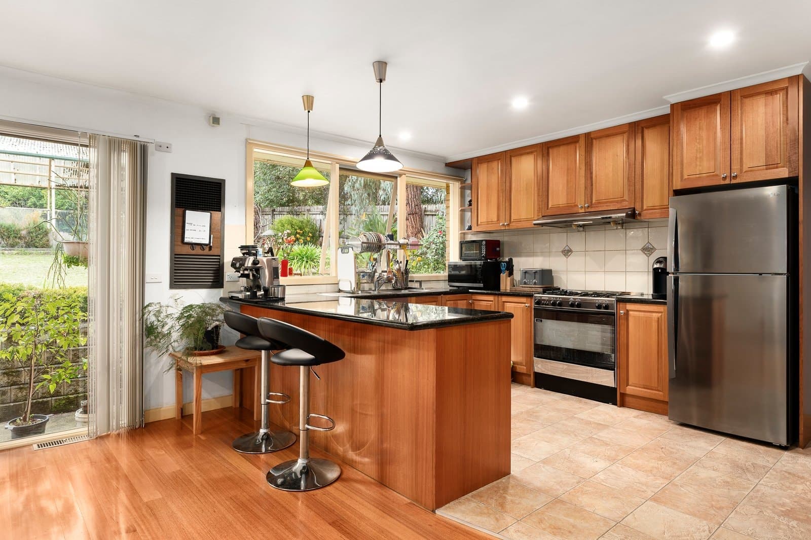 16 Wynyard Crescent, Balwyn North - Thumbnail 7