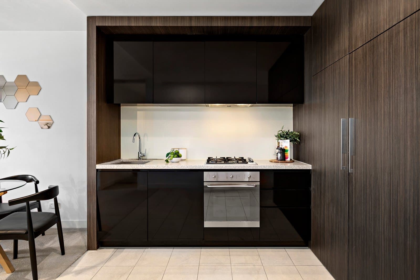 1108/74 Queens Road, Melbourne - Thumbnail 3